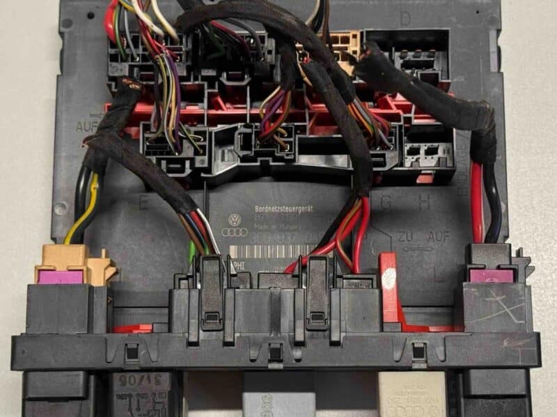 Original gebraucht Bordnetzsteuergerät BCM VW Passat 3C. Oe-Teilenummer: 3C0937049, 3C0 937 049