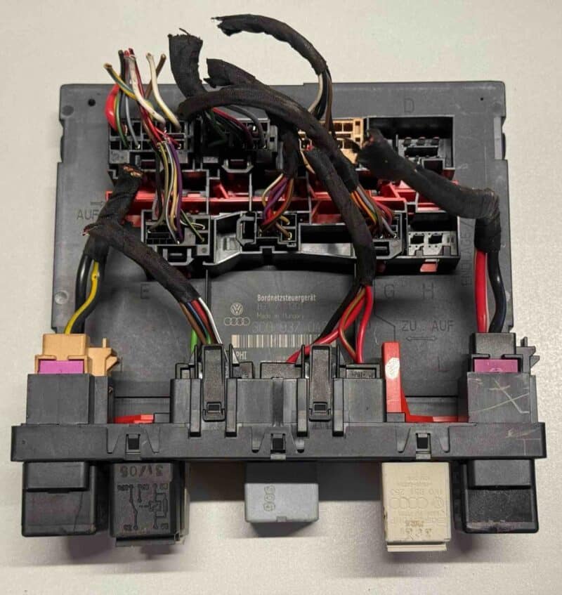 Original gebraucht Bordnetzsteuergerät BCM VW Passat 3C. Oe-Teilenummer: 3C0937049, 3C0 937 049