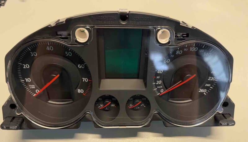 Original gebraucht Tacho Kombiinstrument VW Passat 3C. Oe-Teilenummer: 3C0920870Q , 3C0920870Q
