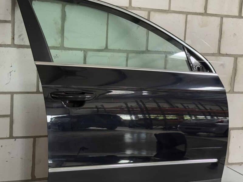 Original gebraucht Tür vorne rechts Lim. VW Passat 3C. Oe-Teilenummer: --, --