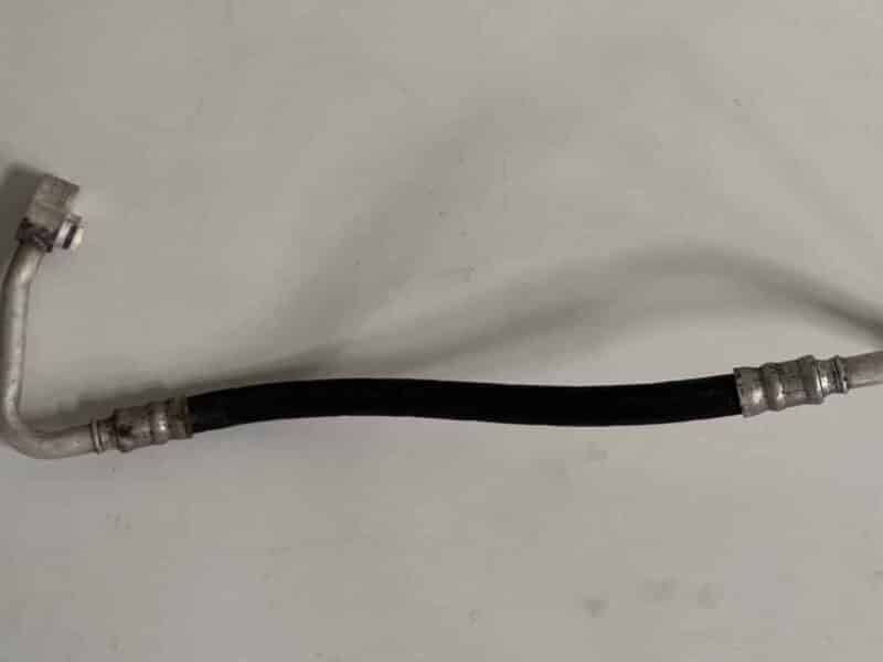 Original gebraucht Kältemittelleitung Klimaschlauch VW Passat 3C. Oe-Teilenummer: 3C0820721A, 3C0820721A