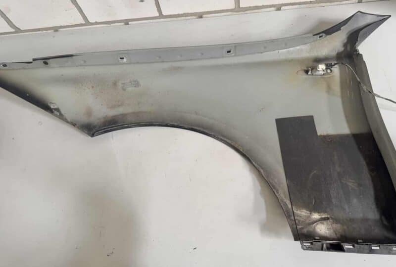 Original gebraucht Kotflügel vorne Rechts BMW 116i E81 2011. Oe-Teilenummer: Kotflügel-Rechts, -