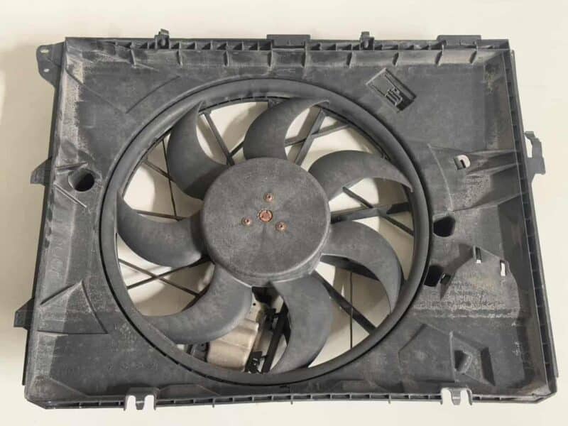 Original gebraucht Motorlüfter Kühlerlüfter Motorkühlung Kühlerventilator BMW 116i E81 2011. Oe-Teilenummer: 75617119, 1137328144, 1742756325901, 0130303940