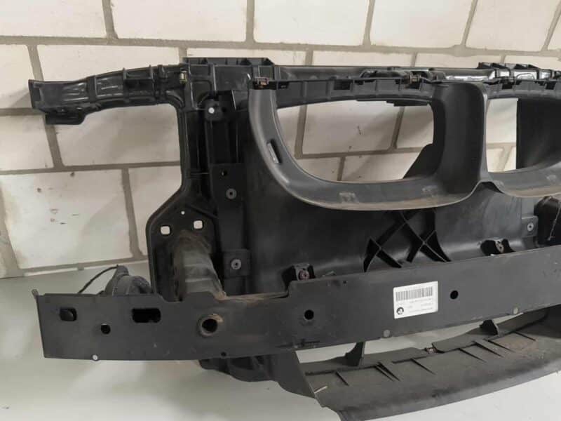 Original gebraucht Frontpaneel Frontblech Stoßstangenrahmen vorne Träger BMW 116i E81 2011. Oe-Teilenummer: 716658414, 1857515016, 716658414
