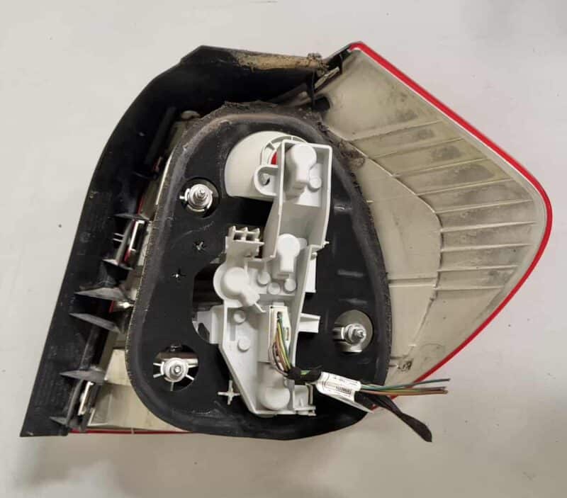 Original gebraucht Heckleuchte Rückleuchte Links BMW 116i E81 2011. Oe-Teilenummer: 63210397034, 13405110, 63217164955