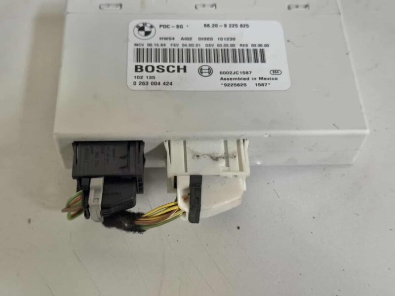 Original gebraucht Steuergerät Einparkhilfe PDC Module BMW 116i E81 2011. Oe-Teilenummer: 66209225825, 0263004424, 66209225825
