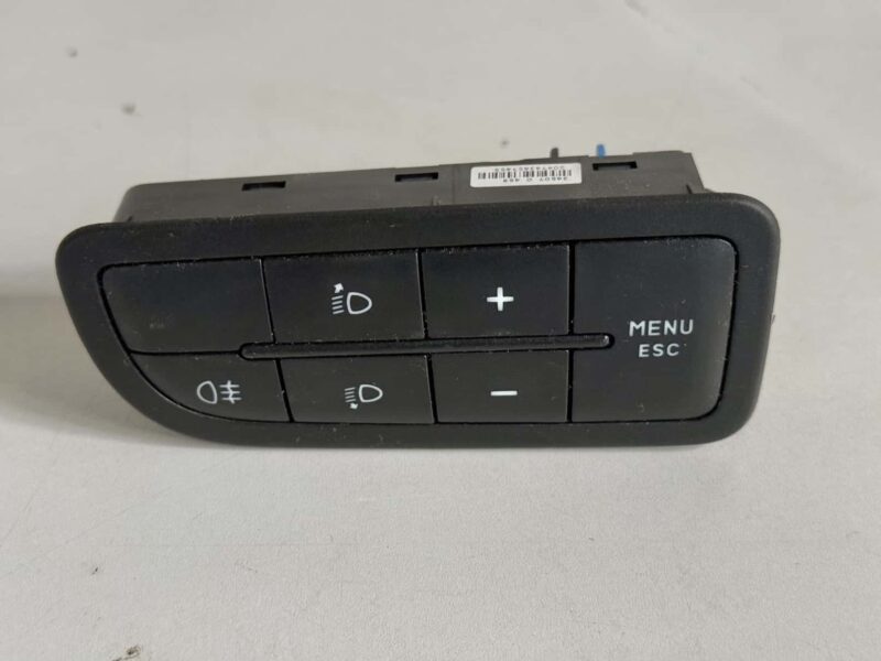 Original gebraucht Licht Schalter FIAT Punto 1.2 2008. Oe-Teilenummer: 735367268, 61045900, 61045900