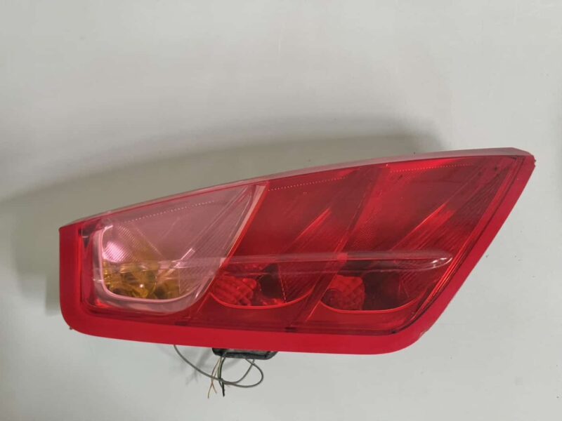 Original gebraucht Rückleuchte links FIAT Punto 1.2 2008. Oe-Teilenummer: 27460102, 51701589, 27460102