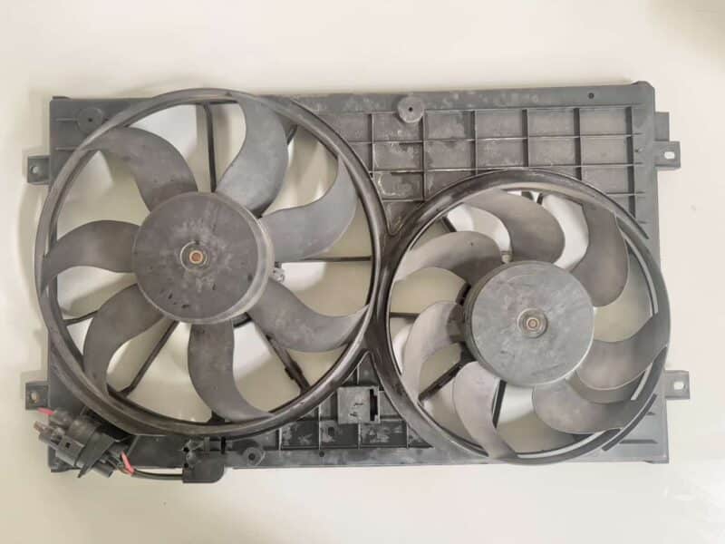 Original gebraucht Motorlüfter Kühlerlüfter Motor VW Golf5 1K1 1.4L. Oe-Teilenummer: 1K0121207T, 1355D300190, 1K0121207T