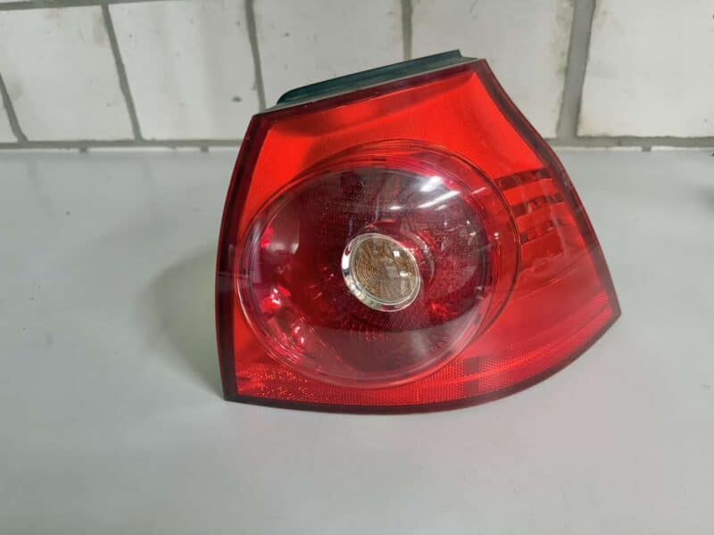 Original gebraucht Rücklicht Rückleuchte rechts außen VW Golf5 1K1 1.4L. Oe-Teilenummer: 4VFX13404AA