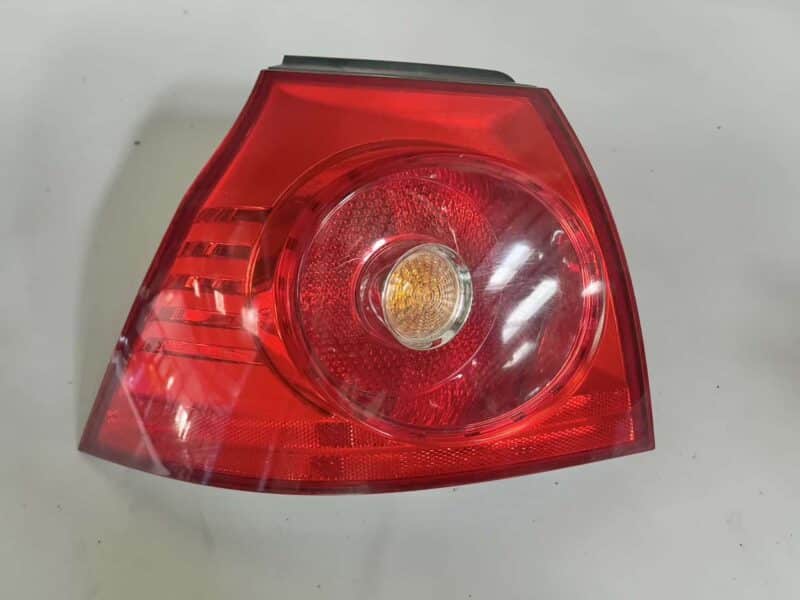 Original gebraucht Rücklicht Rückleuchte Links außen VW Golf5 1K1 1.4L. Oe-Teilenummer: 1K6945111C, 1K6945095C, 4VFX13404AA, 1K6945111C