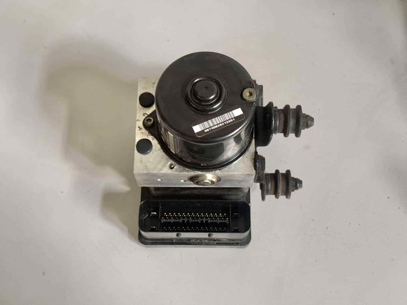 Original gebraucht ABS hydraulic block Steuergerät VW Golf5 1K1 1.4L. Oe-Teilenummer: 1K0907379Q, 10096003553, 1K0614517, 1K0907379Q, 10020601804