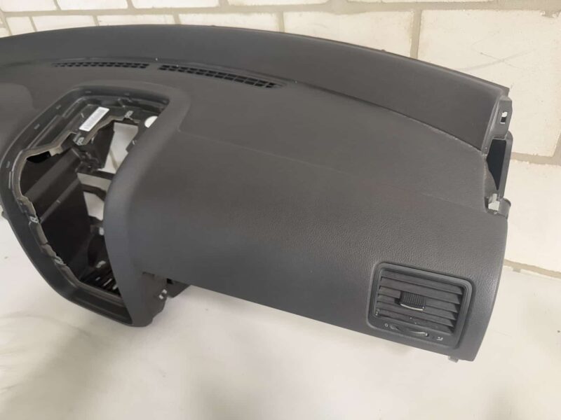 Original gebraucht Armaturenbrett Dashboard Schalttafel VW Golf5 1K1 1.4L. Oe-Teilenummer: 1K1858295, 1155D300635, 1K1857003, 1155D300437