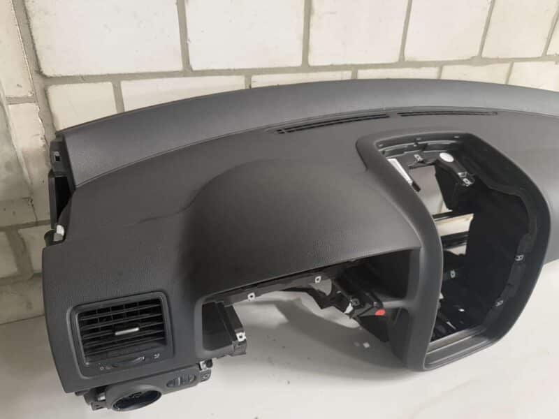 Original gebraucht Armaturenbrett Dashboard Schalttafel VW Golf5 1K1 1.4L. Oe-Teilenummer: 1K1858295, 1155D300635, 1K1857003, 1155D300437
