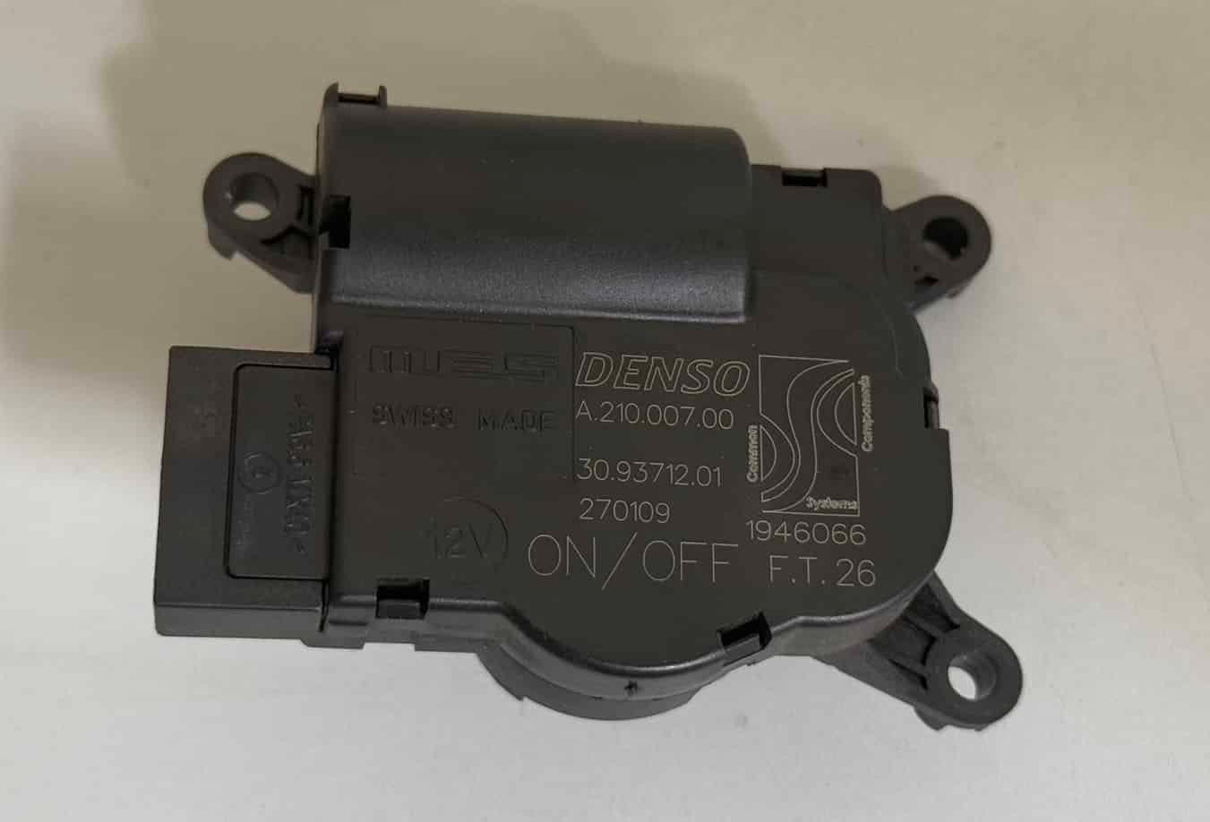 Original gebraucht Stellmotor Heizungsstellmotor Gebläse Opel Corsa D. Oe-Teilenummer: 21000700, 13204952