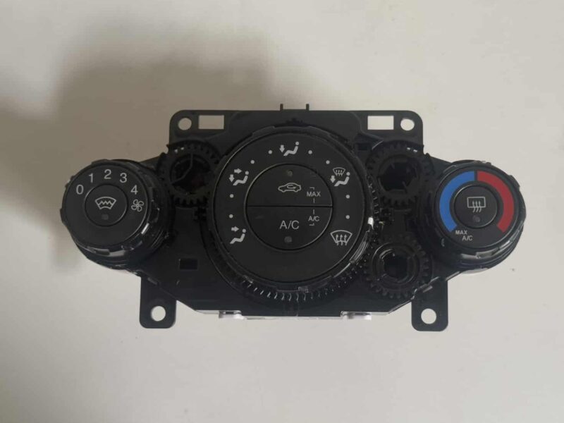 Original gebraucht Klimabedienteil Ford Fiesta 1.25L 2010. Oe-Teilenummer: 8A6118549, 8A6919980