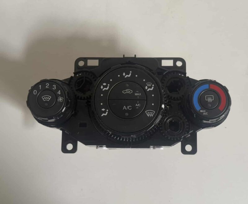 Original gebraucht Klimabedienteil Ford Fiesta 1.25L 2010. Oe-Teilenummer: 8A6118549, 8A6919980