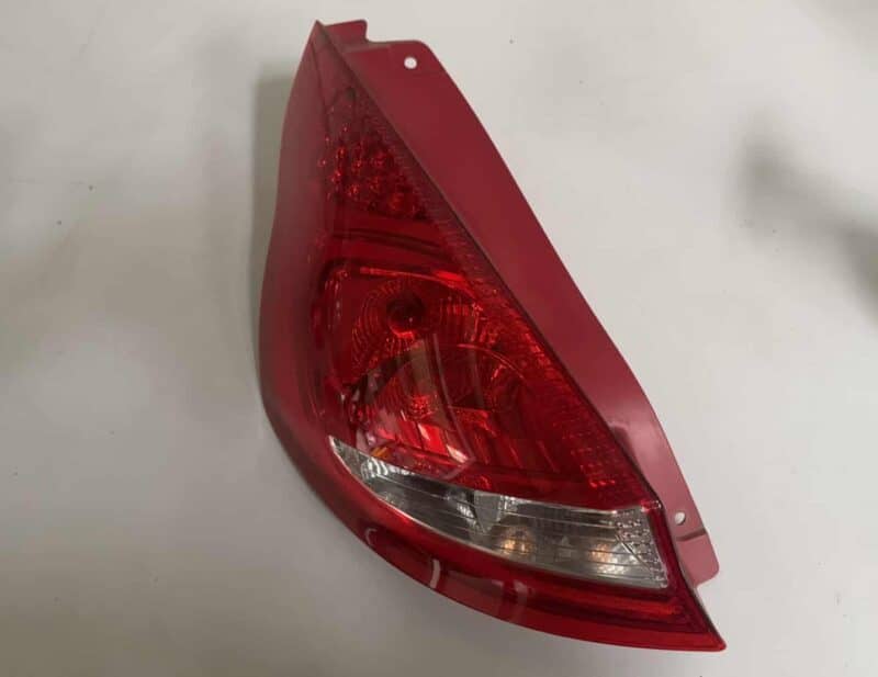 Original gebraucht LINKES RÜCKLICHT Rückleuchte Ford Fiesta 1.25L 2010. Oe-Teilenummer: 8A6113405A, 8A6113405A