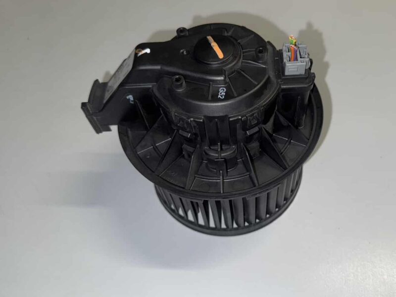 Original gebraucht Heizung Gebläsemotor Ford Fiesta 1.25L 2010. Oe-Teilenummer: VP8E2H18456AA, 0130115551, VP8E2H, 18456-AA