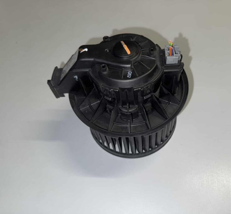 Original gebraucht Heizung Gebläsemotor Ford Fiesta 1.25L 2010. Oe-Teilenummer: VP8E2H18456AA, 0130115551, VP8E2H, 18456-AA