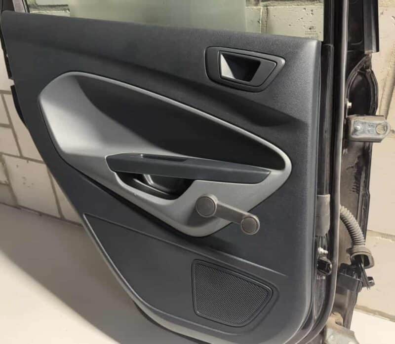 Tur hinten LINKS Ford Fiesta 1.25L 2010