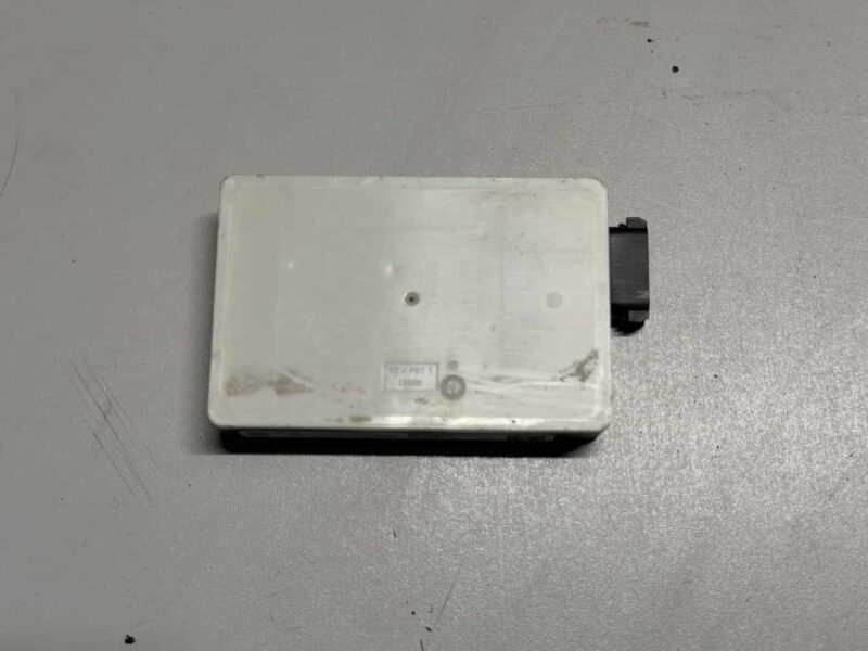 Original gebraucht Radarsensor Totwinkwinkelassistent Benz W212 E-Klasse 2010. Oe-Teilenummer: A0009050010, 6181175