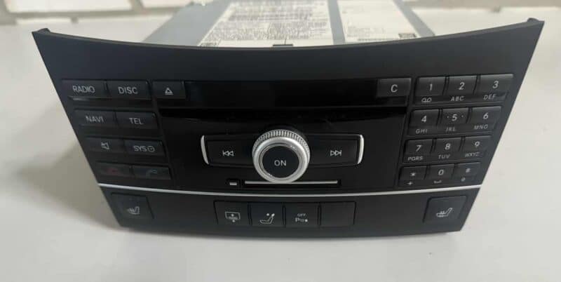 Original gebraucht Autoradio Navigation Comand NTG4 Head Unit Benz W212 E-Klasse 2010. Oe-Teilenummer: A2129008309, 2129008309