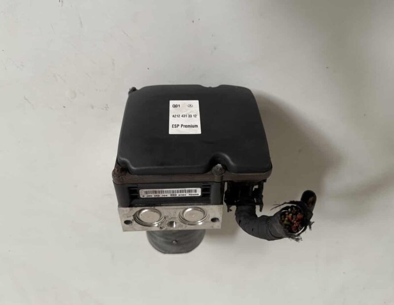 Original gebraucht ABS Block Pumpe Mercedes Benz W212 E-Klasse 2010. Oe-Teilenummer: A2124313312, Bosch 0265960394, 2124313312