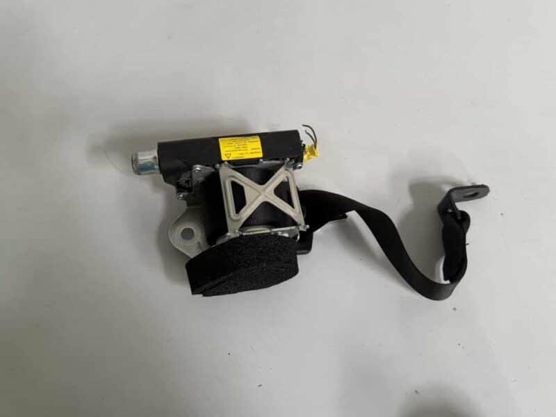 Original gebraucht Gurtstraffer Sicherheitsgurt Rechts hinten Mercedes Benz W212 E-Klasse 2010. Oe-Teilenummer: A2128605485, 2128605485