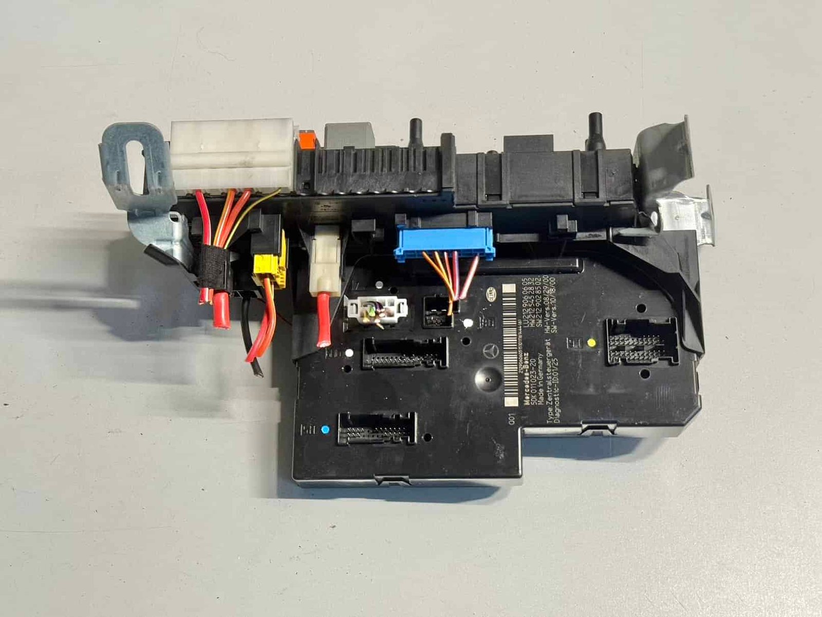 Original gebraucht Hinten SAM Modul Sicherung Box Zentralsteuergerät Mercedes Benz W212 E-Klasse 2010. Oe-Teilenummer: A2129060605, 2129060605