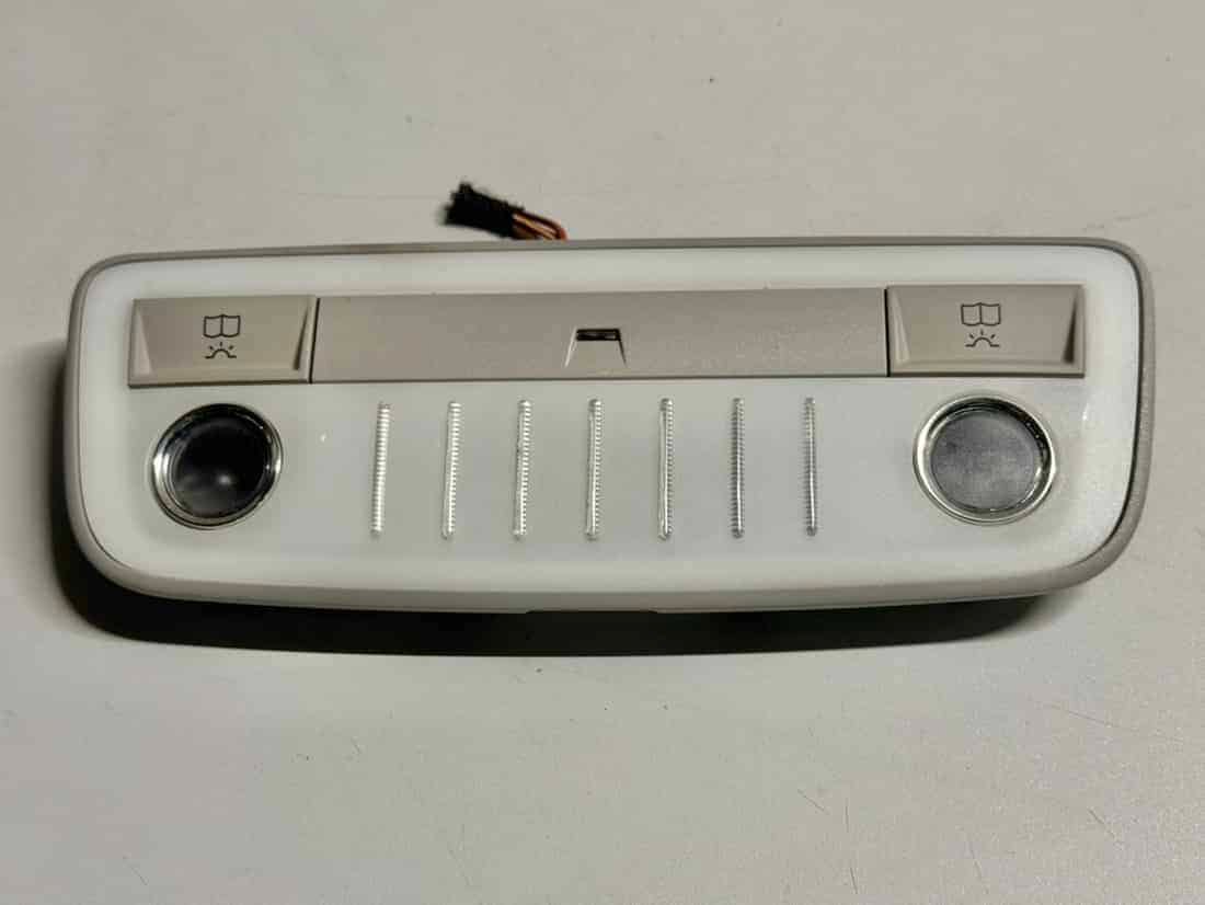 Original gebraucht Innenleuchte hinten Mercedes Benz W212 E-Klasse 2010. Oe-Teilenummer: A2128205001, 2128205001