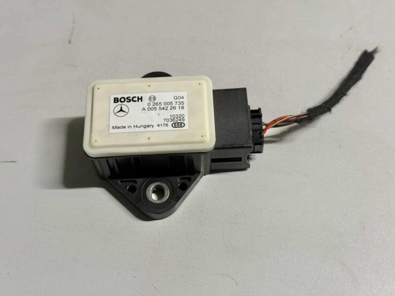 Original gebraucht Drehratensensor Drehgeschwindigkeit sensor Mercedes Benz W212 E-Klasse 2010. Oe-Teilenummer: A0055422618, 0265005735, 0055422618, 0265005735