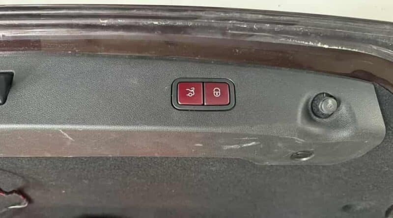 Original gebraucht Heckdeckel Kofferraumklappe elektrisch mit Kamera Benz W212 E-Klasse 2010.