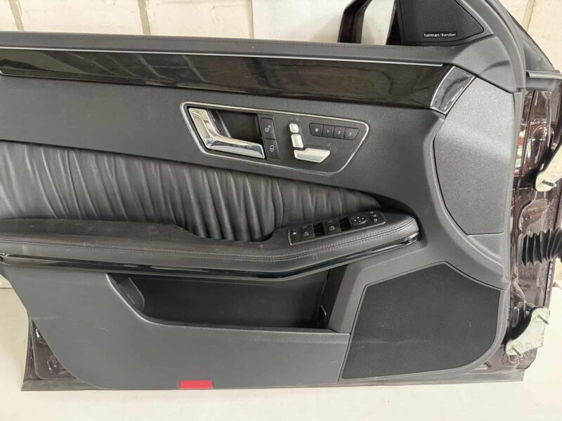 Original gebraucht Fahrer Tür vorne LINKS komplett mit KeylessGo Benz W212 E-Klasse 2010.
