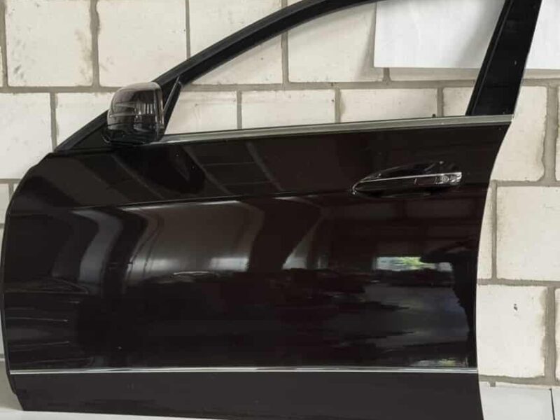 Original gebraucht Fahrer Tür vorne LINKS komplett mit KeylessGo Benz W212 E-Klasse 2010.