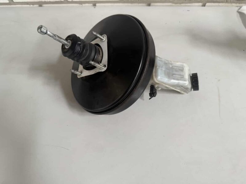 Original gebraucht Bremskraftverstärker Opel Corsa D 2009. Oe-Teilenummer: 0204051131, 55701939, 55701939