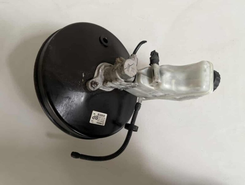 Original gebraucht Bremskraftverstärker Opel Corsa D 2009. Oe-Teilenummer: 0204051133, 13317576, 13317576