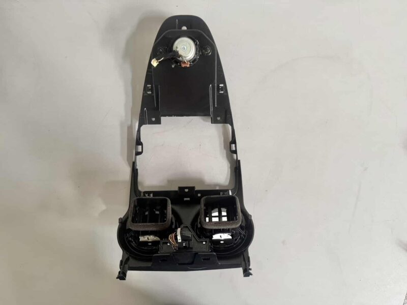 Original gebraucht Mittelkonsole Verkleidung mit Steuerungsgruppe Dreieck Warnblinkerschalter Opel Corsa D. Oe-Teilenummer: 13295009, 13189529, 13295009, 13189529