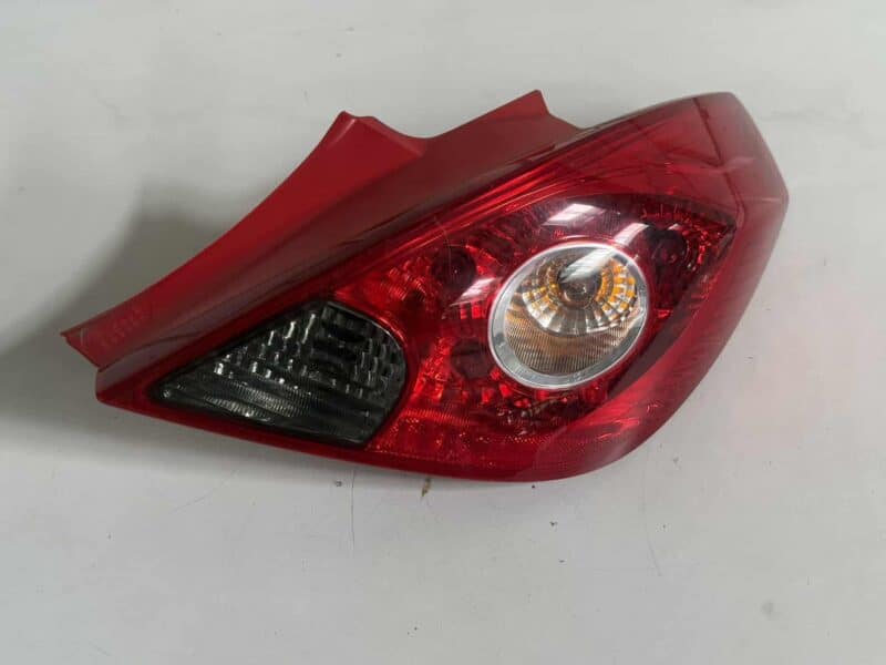 Original gebraucht Rücklicht rechts Opel Corsa D 2009. Oe-Teilenummer: 13186351, 89038961A, 89038961A