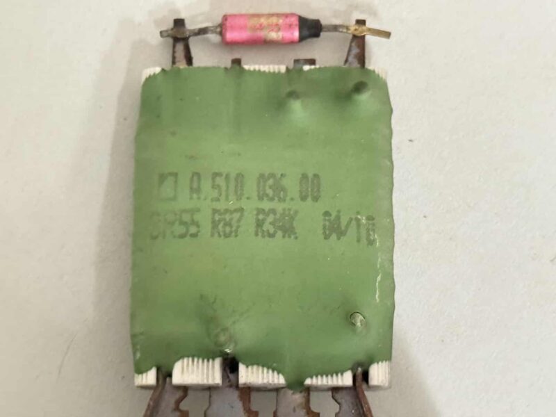 Original gebraucht Heizung Widerstand Opel Corsa D 2009. Oe-Teilenummer: 51003600, A51003600