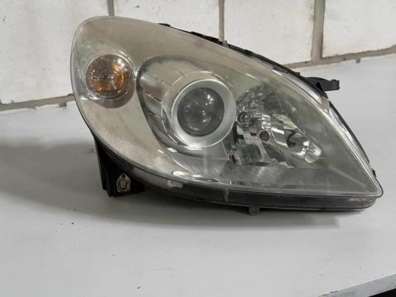 Original gebraucht Hauptscheinwerfer Rechts Mercedes Benz BKlasse W245 B 170 2005. Oe-Teilenummer: A1698201861, 0301220202, 1698201861, 0301220202