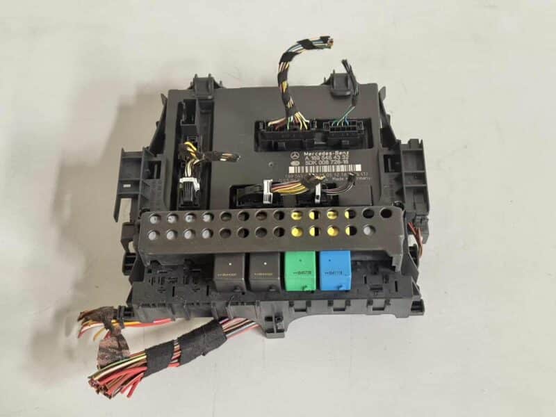 Original gebraucht BCM Komfort-Modul Sicherungskasten SAM Einheit Mercedes Benz BKlasse W245 B170 2005. Oe-Teilenummer: A1695454332, 5DK008728, A1695450001, 1695454332, 5DK008728, 1695450001