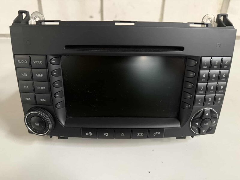 Original gebraucht Radio Car Audio Autoradio HARMAN BECKER Mercedes Benz BKlasse W245 B170 2005. Oe-Teilenummer: A1698205189, BE6093, 1698205189, BE6093
