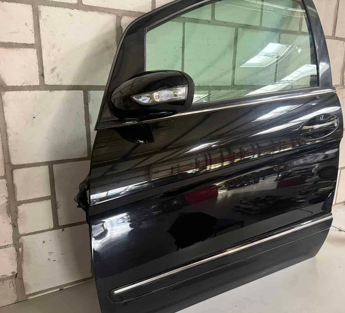 Original gebraucht Fahrertür vorne Links Komplett mit Glasscheibe Mercedes Benz BKlasse W245 B170 2005. Oe-Teilenummer: Fahrer-vorne-links, -