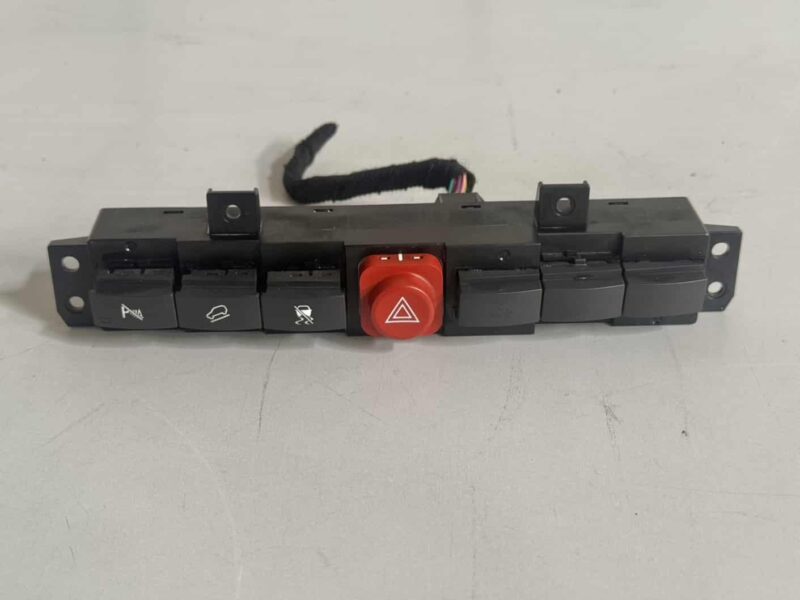 Original gebraucht Schalter für Warnblinker OPEL GM ANTARA 2007. Oe-Teilenummer: 96673013, 96673013