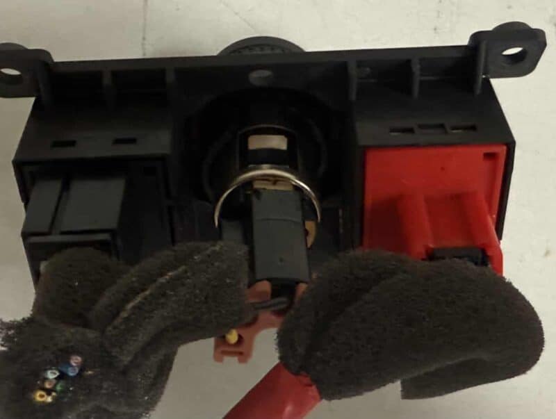 Original gebraucht Schalter Sitzheizung vorne mit Zigarettenanzünder OPEL GM ANTARA 2007. Oe-Teilenummer: 96672976, 96672976