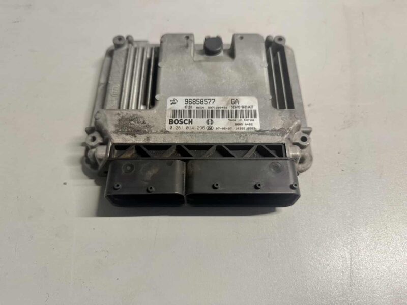Original gebraucht MOTORSTEUERGERÄT ECU OPEL GM ANTARA 2007. Oe-Teilenummer: 96858577, 0281014296, 96858577, 0281014296