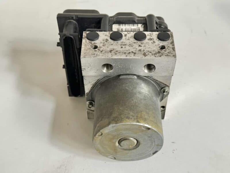 Original gebraucht ABS-Block pumpe Mercedes Benz BKlasse W245 B170 2005. Oe-Teilenummer: A0054319512, 0265850505, 0265235054, 0054319512, 0265850505, 0265235054