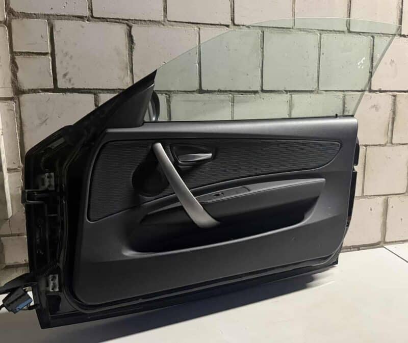 Original gebraucht Beifahrer Tür vorne Rechts Komplett BMW 116i E81 2011. Oe-Teilenummer: Beifahrer-vorne-Rechts, -