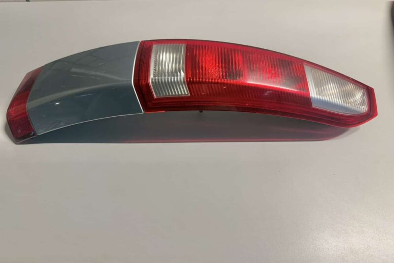 Original gebraucht Rückleuchte Schlußleuchte hinten rechts OPEL MERIVA 2003. Oe-Teilenummer: 93294346, 89398085, 93295363, 39398102